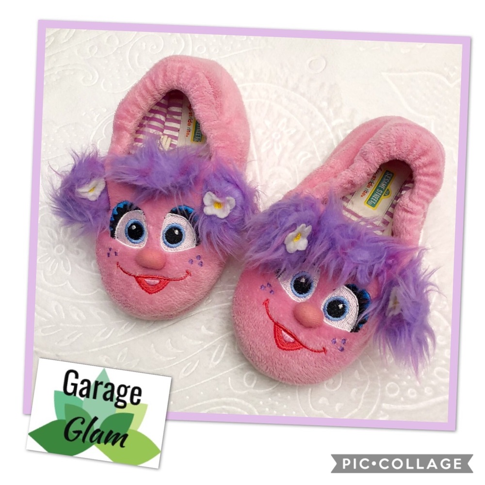 3️⃣ for $10🎉Stride Rite Abby Cadabby Slippers